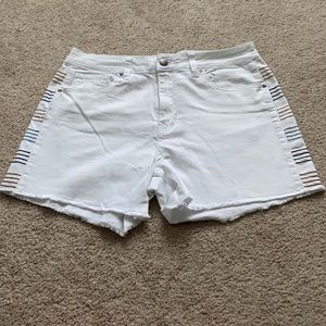 Mid rise white shorts